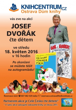 Josef Dvořák čte dětem v Ostravě